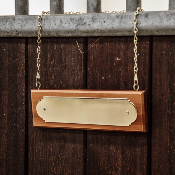 grooming-deluxe-stable-name-plate-hanger