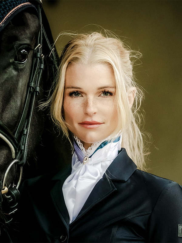 equestrian-stockholm-queen-monaco-blue-zsabo